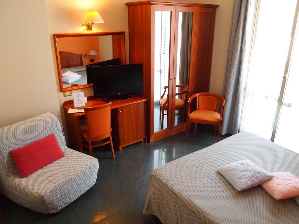 Piccolo Hotel Moneglia Buitenkant foto