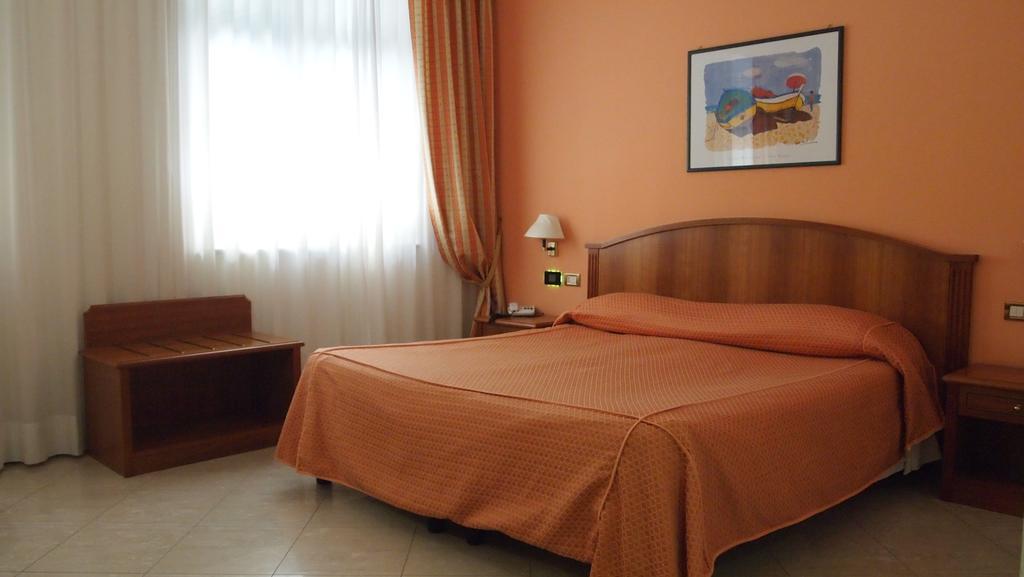 Piccolo Hotel Moneglia Buitenkant foto
