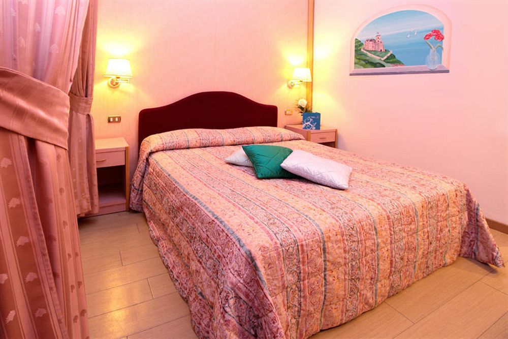 Piccolo Hotel Moneglia Buitenkant foto